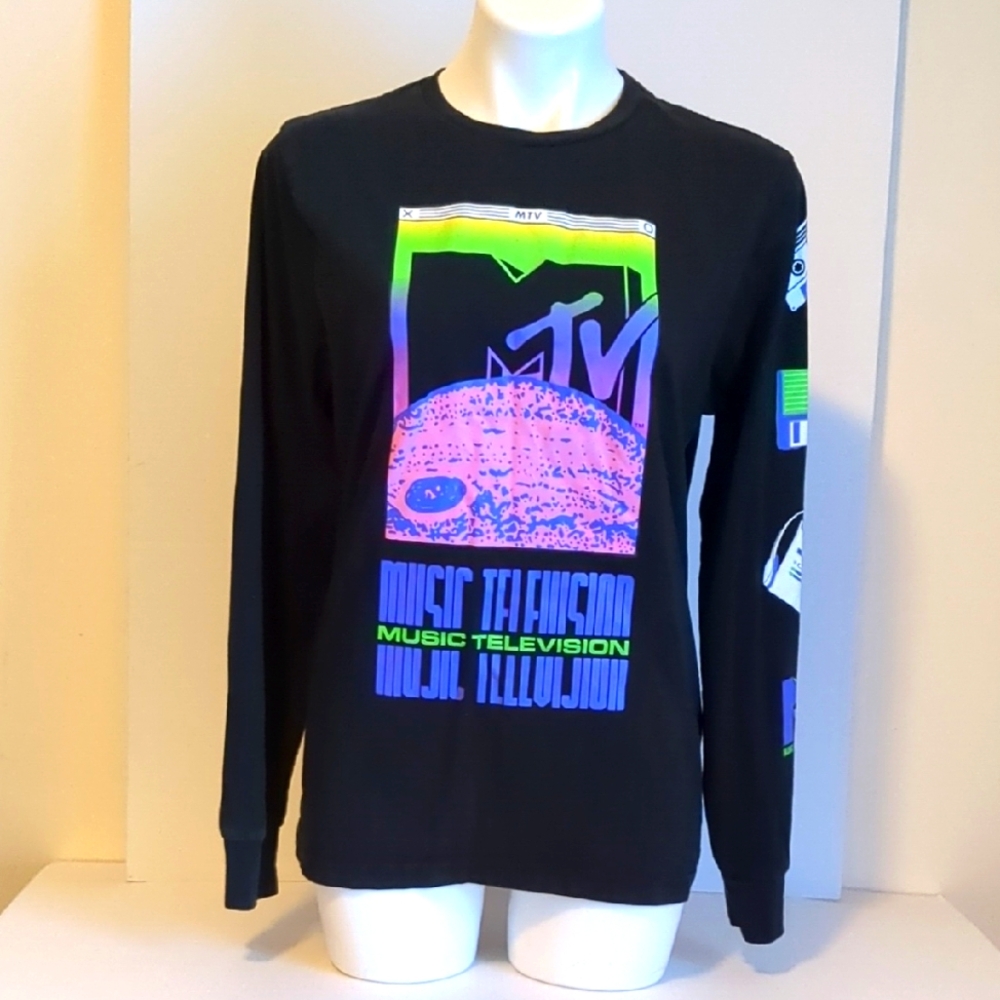 MTV Vintage-Style Black Long Sleeve Graphic Tee